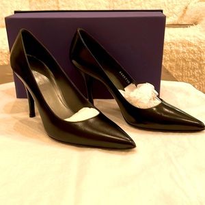 NEW Stuart Weitzman Daisy black heels in original box